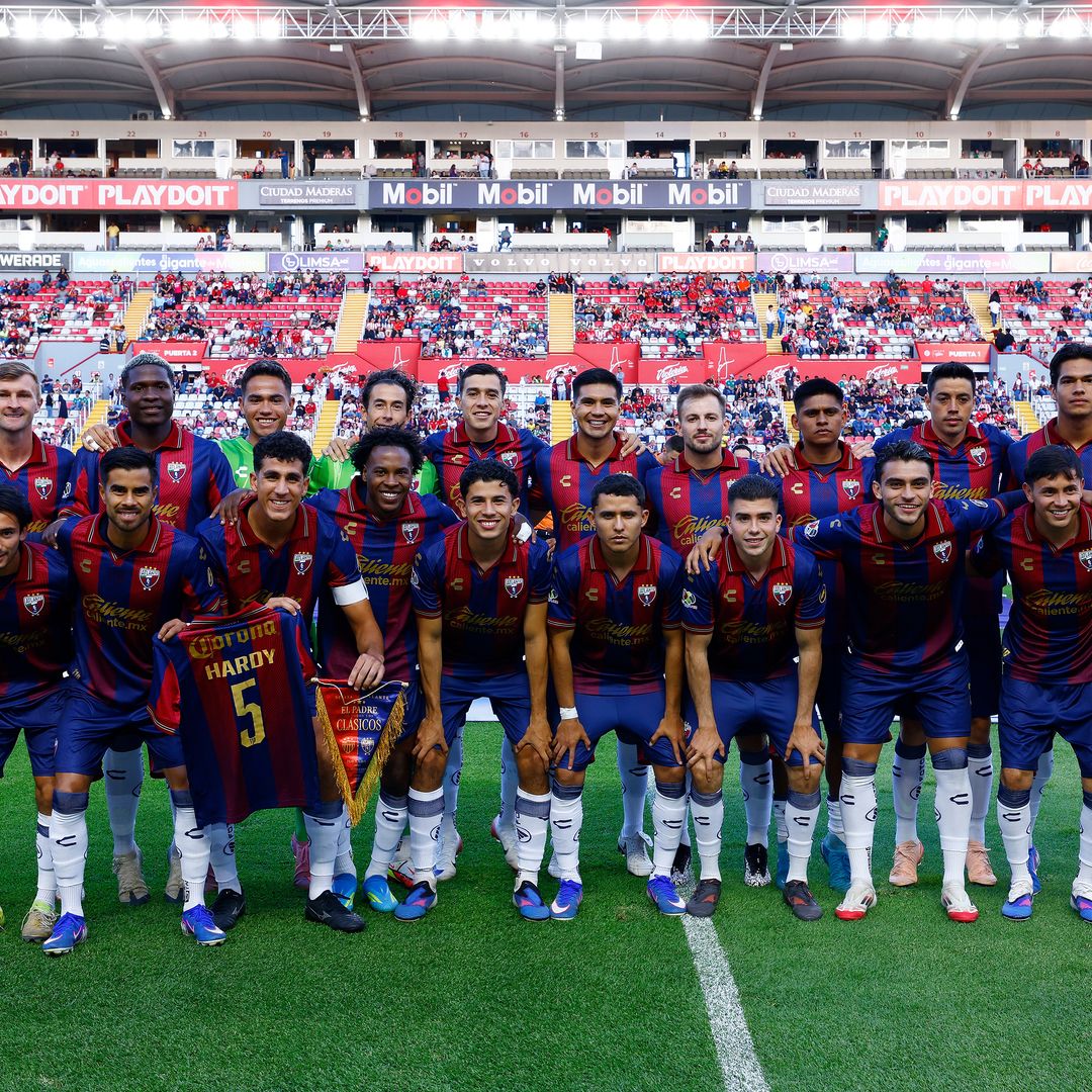 Jugadores del Atlante, antes de un partido de la Liga MX